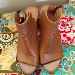 A Pair Of Kenneth Cole Reaction Shoes